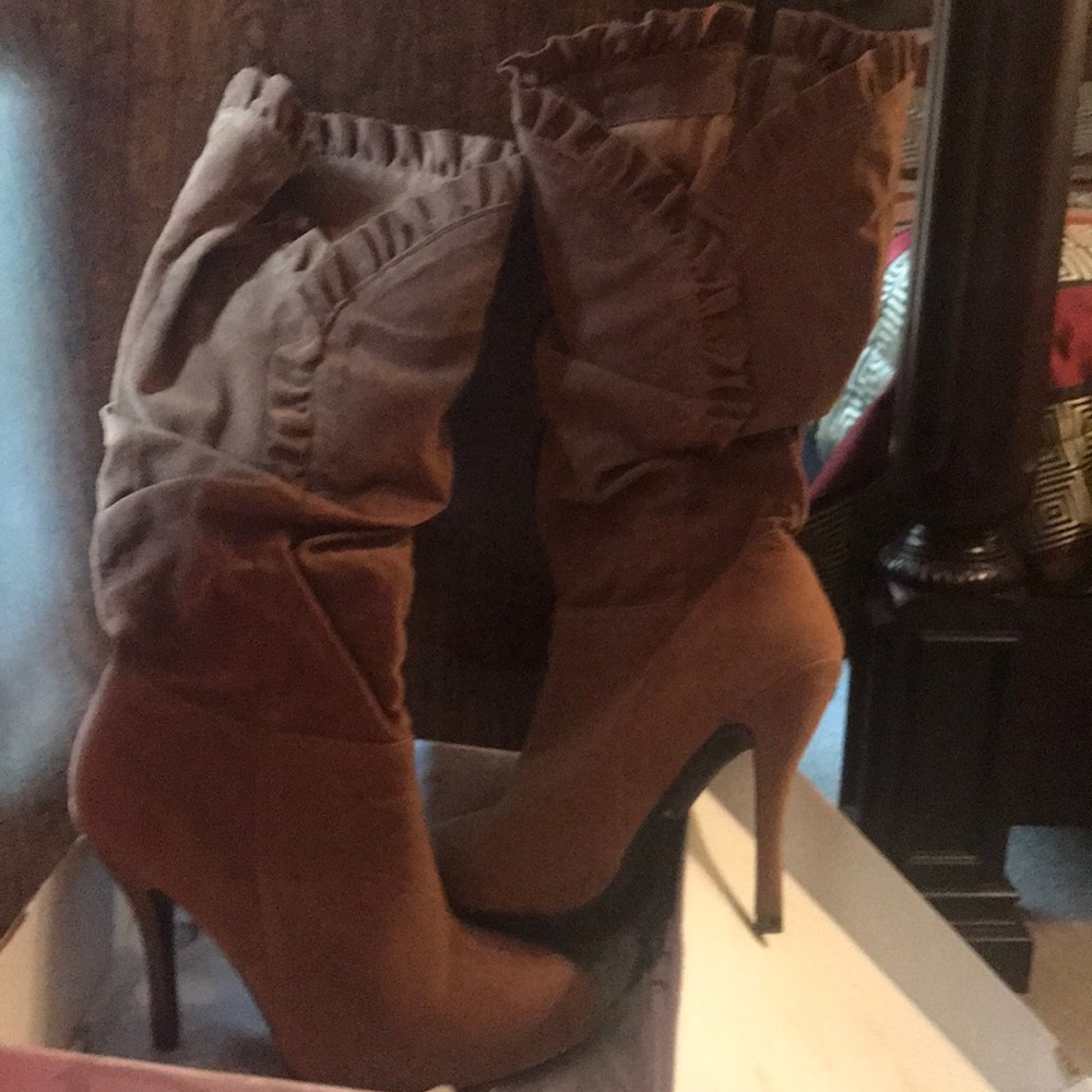 Camel heel boots